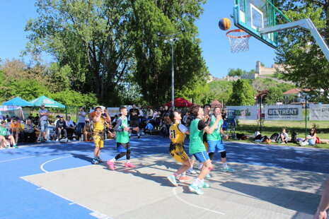 Pod hradom Matúša Čáka v Trenčíne odštartovala 3x3 basketbalová tour.
